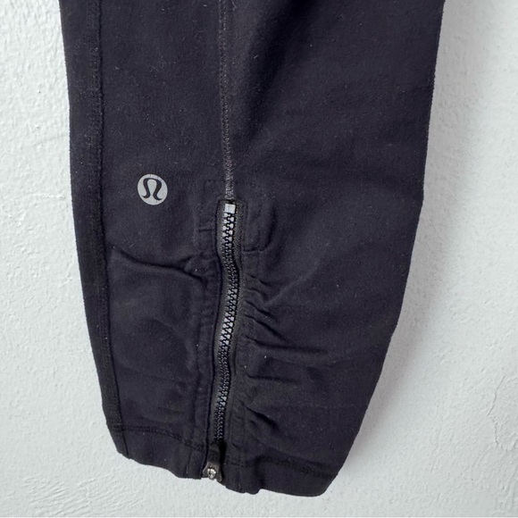 Lululemon black crop with zipper ankle Size 6 - Picture 3 of 5